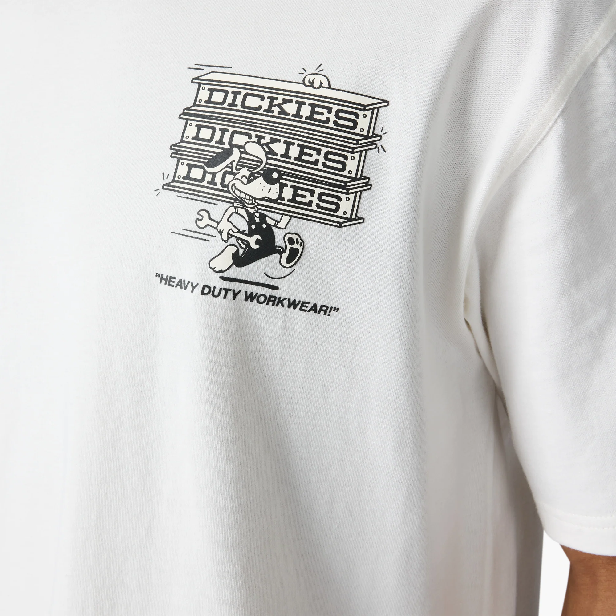 Lynndyl Graphic T-Shirt - Image 5